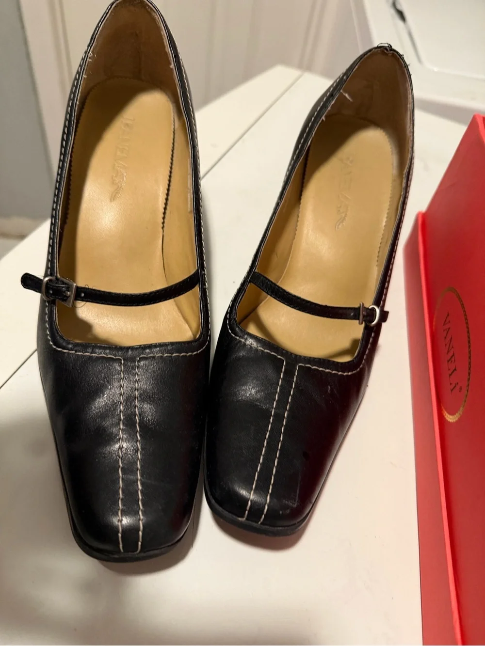 Vintage Black Leather Mary Jane Pumps with Contrast Stitching